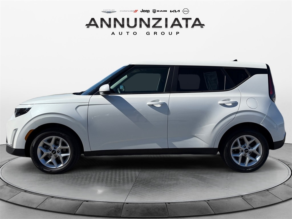 Certified 2023 Kia Soul LX Hatchback