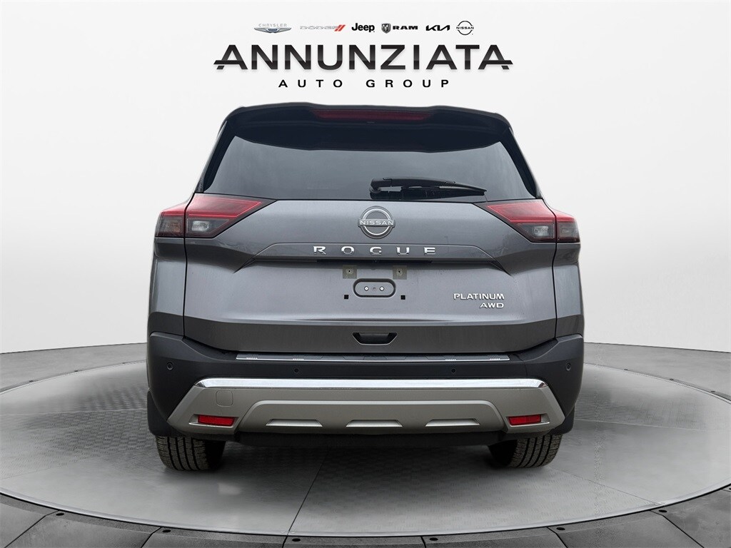 2023 Nissan Rogue Platinum photo 3