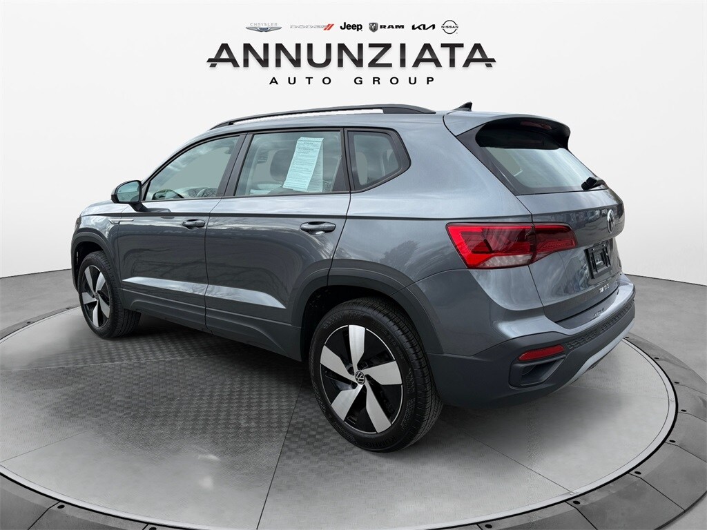 2024 Volkswagen Taos S photo 2