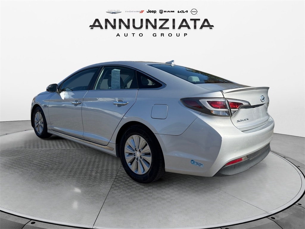 Used 2016 Hyundai Sonata Hybrid SE Sedan