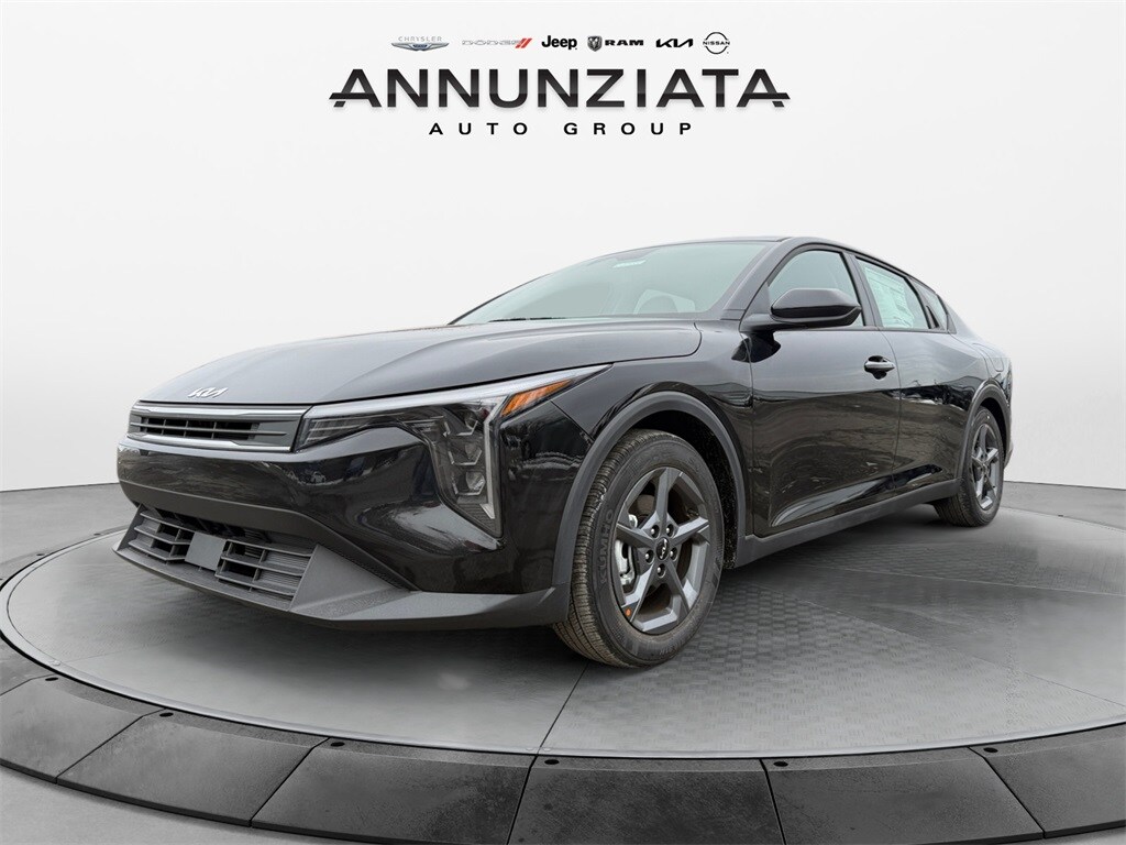 New 2025 Kia K4 LXS Sedan