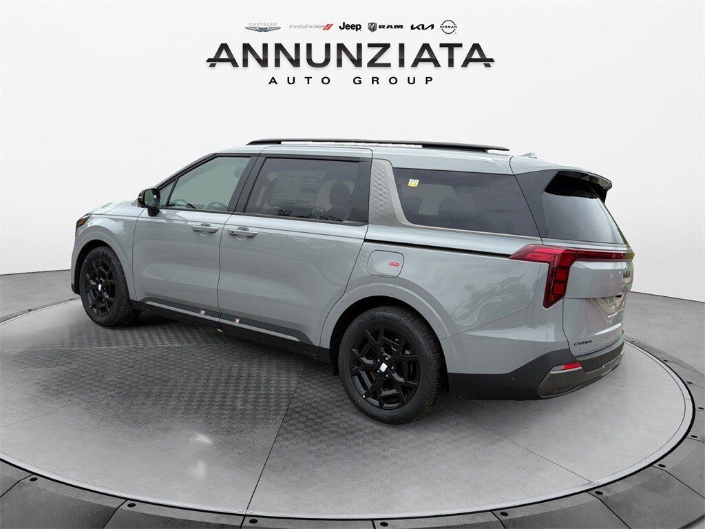 2025 Kia Carnival SX photo 3