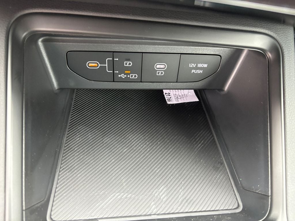 2025 Kia K5 LXS - Photo 28