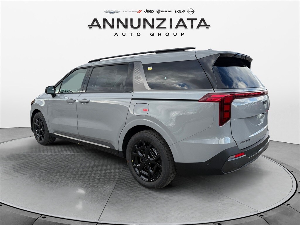 2026 Kia Carnival SX photo 3