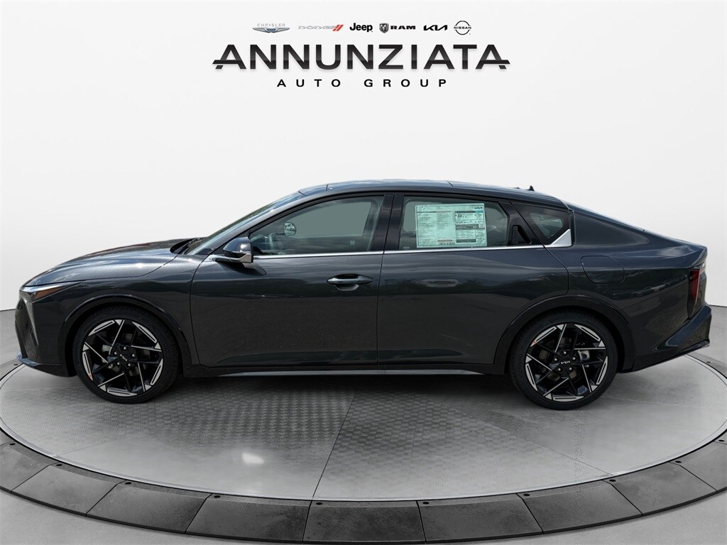 2025 Kia K4 GT-Line photo 2