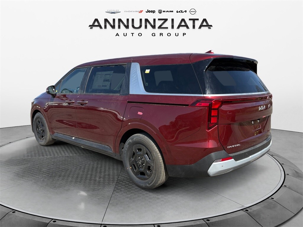 2025 Kia Carnival LXS photo 3
