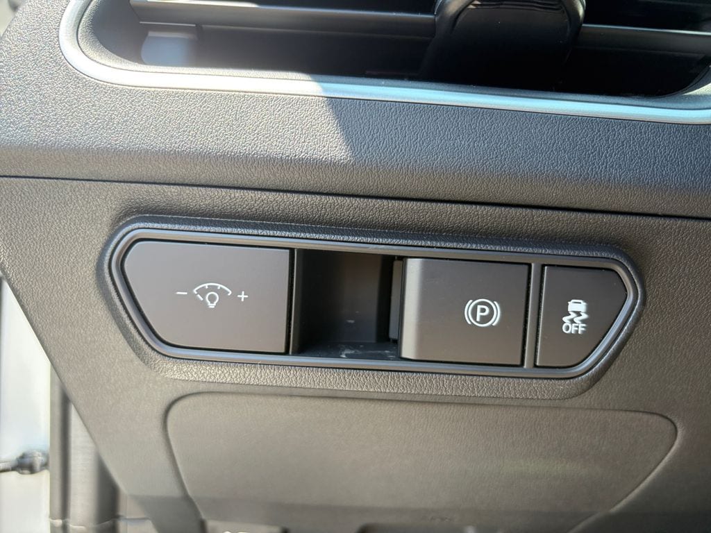 2025 Kia K4 LXS - Photo 31