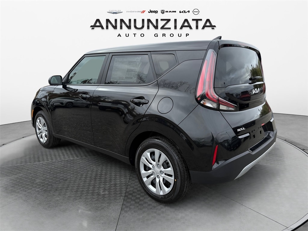 New 2025 Kia Soul LX Hatchback