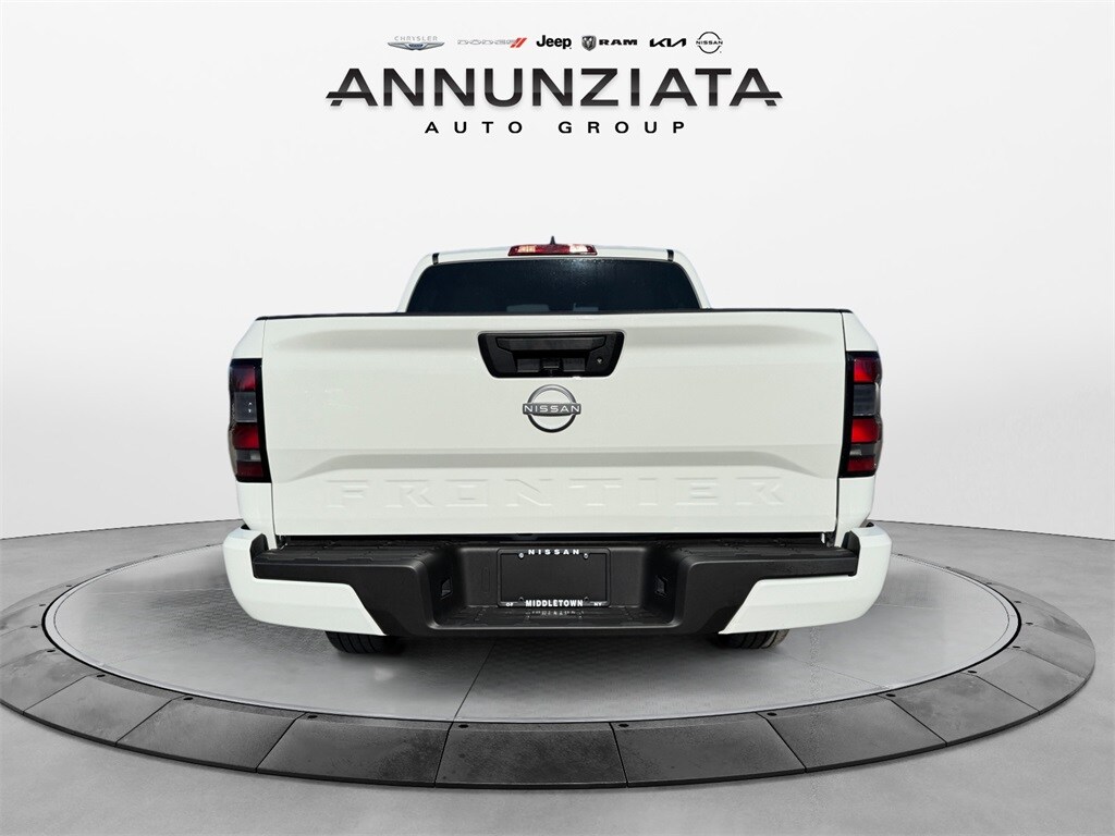2024 Nissan Frontier SV photo 4