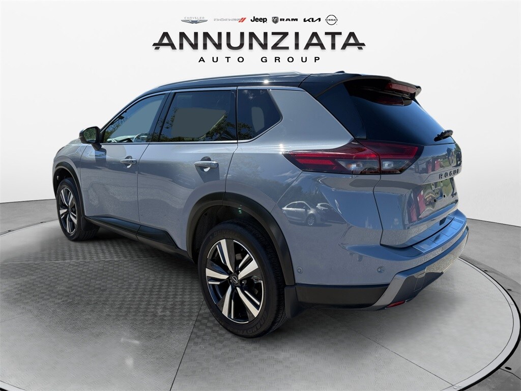 2024 Nissan Rogue SL photo 3