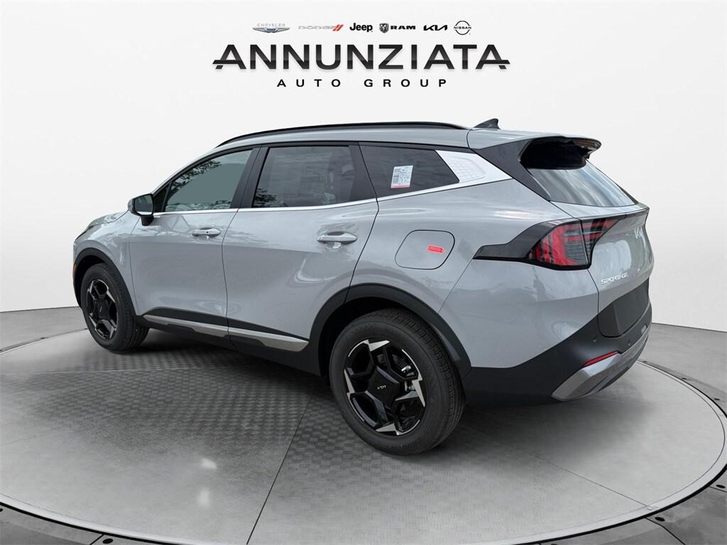 2026 Kia Sportage EX photo 3