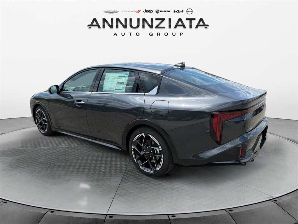 2025 Kia K4 GT-Line photo 3