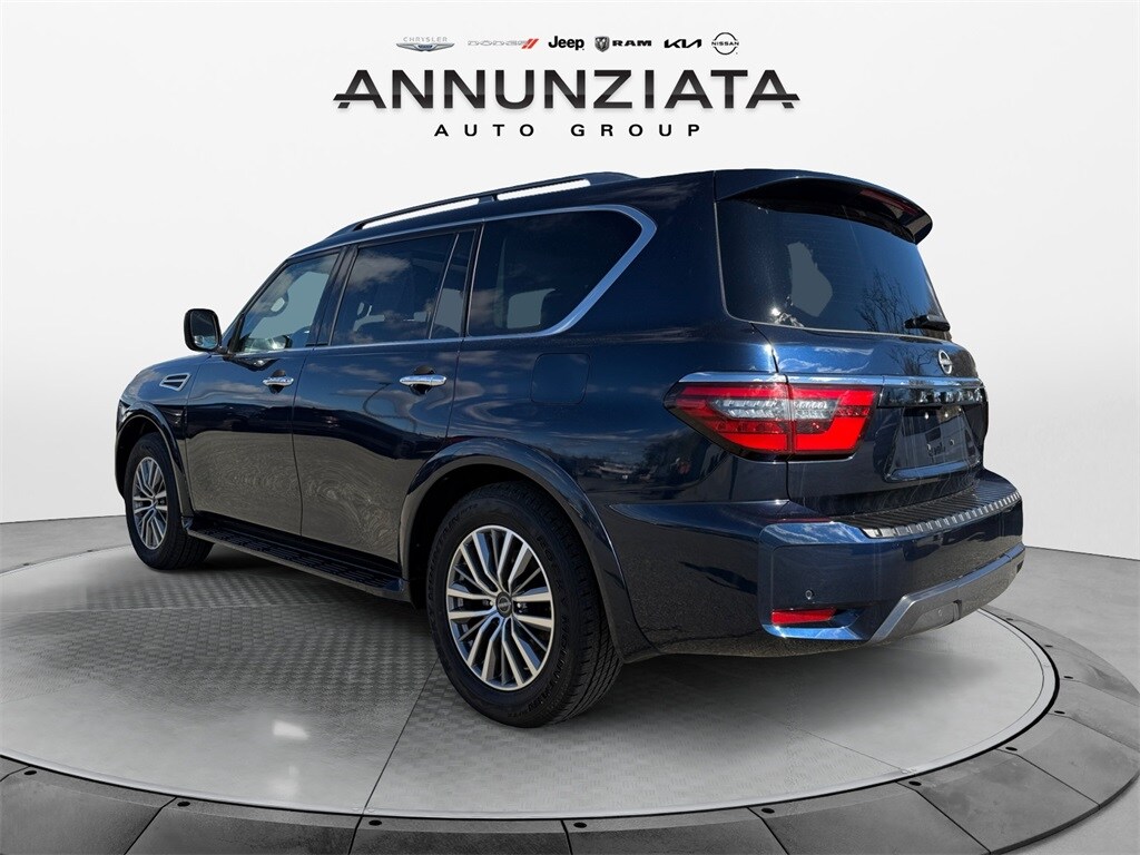 2023 Nissan Armada SL photo 3