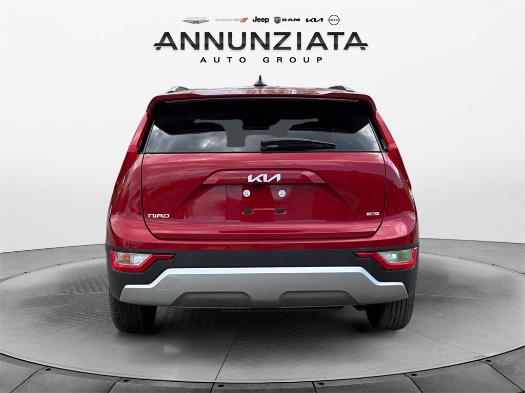 2025 Kia Niro LX photo 2