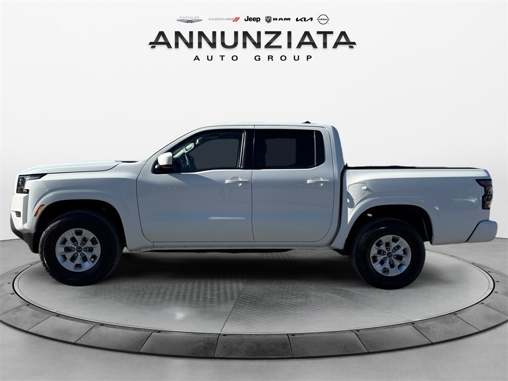 2024 Nissan Frontier SV photo 2