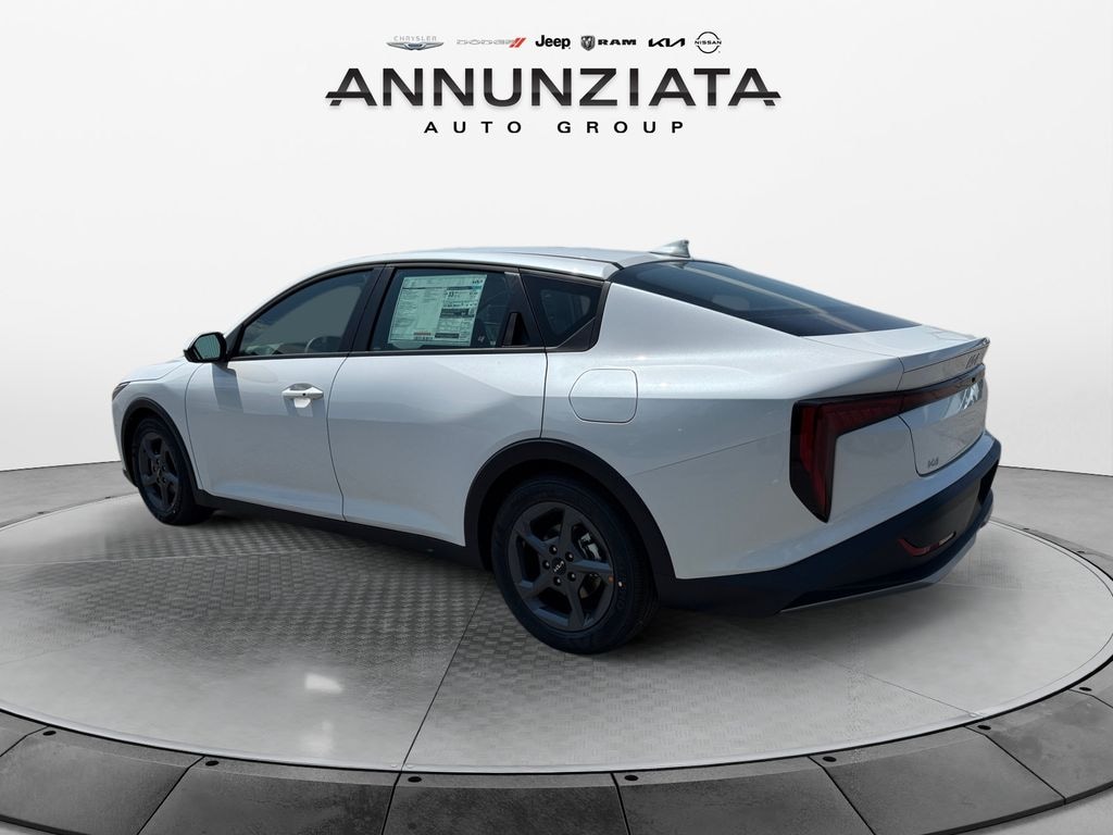 New 2025 Kia K4 LXS Sedan