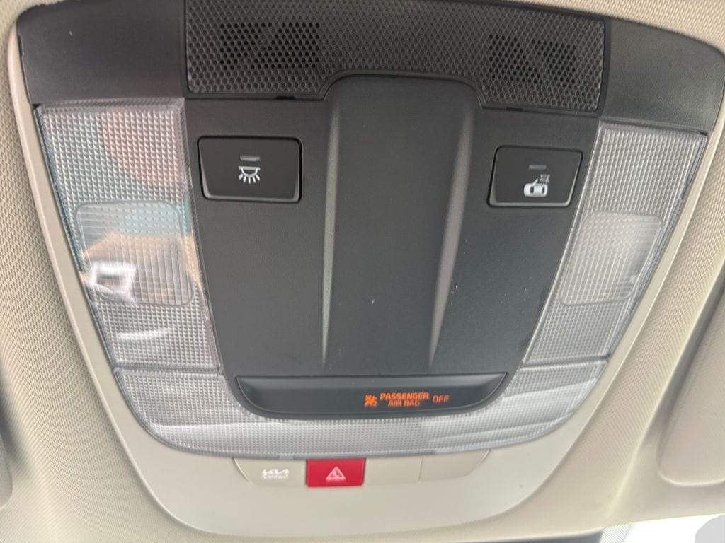 2025 Kia K5 LXS - Photo 27