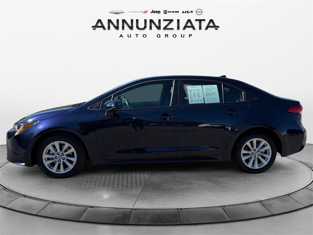 2025 Toyota Corolla LE photo 2