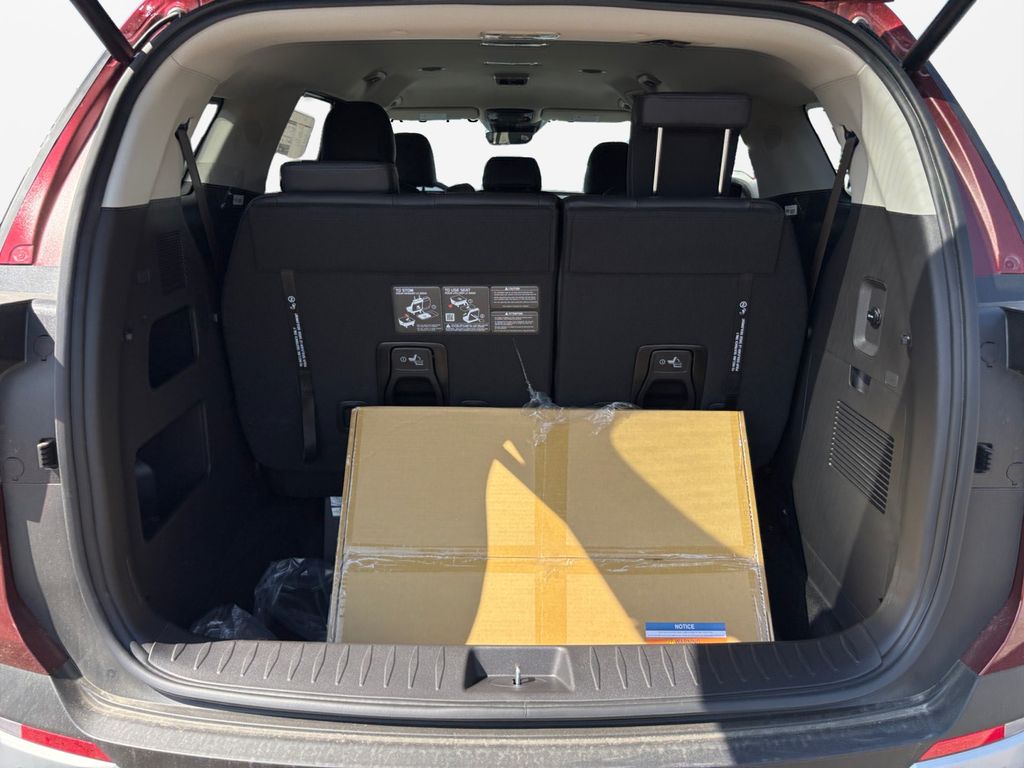 2025 Kia Carnival EX - Photo 18