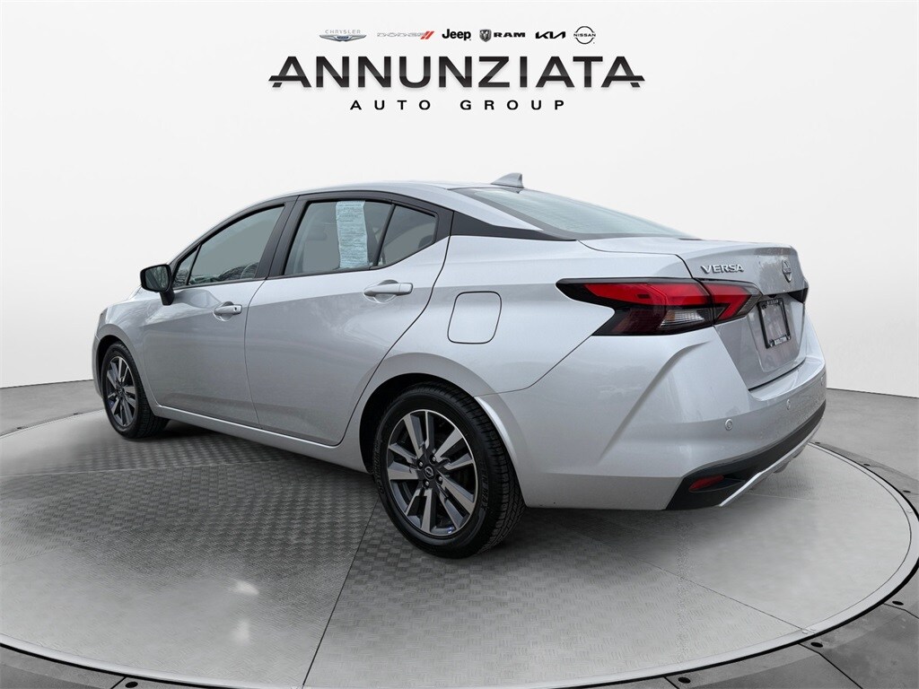 2023 Nissan Versa 1.6 SV photo 3