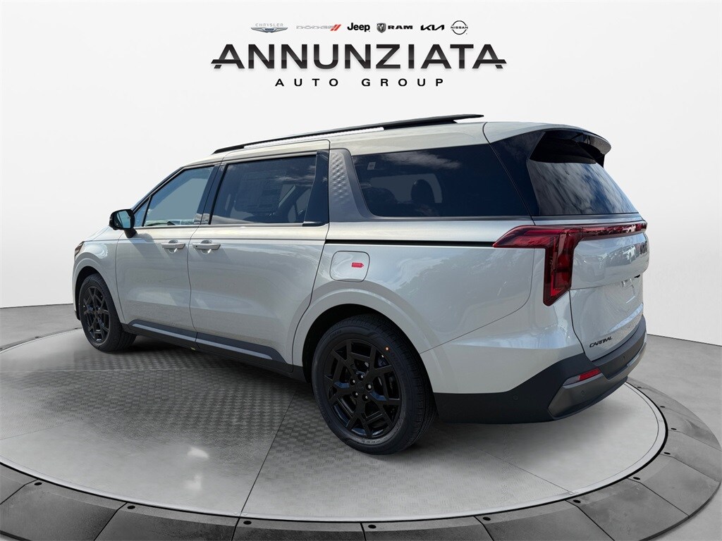 2026 Kia Carnival SX photo 3