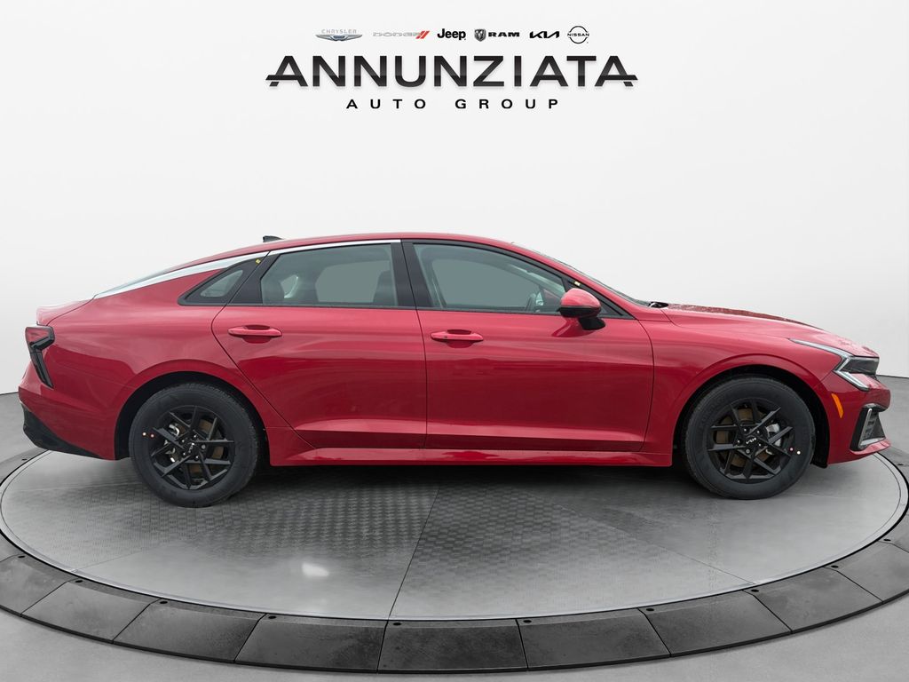 2025 Kia K5 LXS - Photo 6