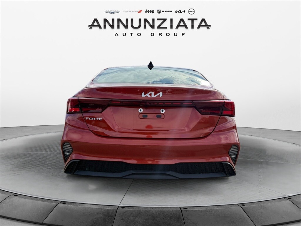 2023 Kia Forte LXS photo 4