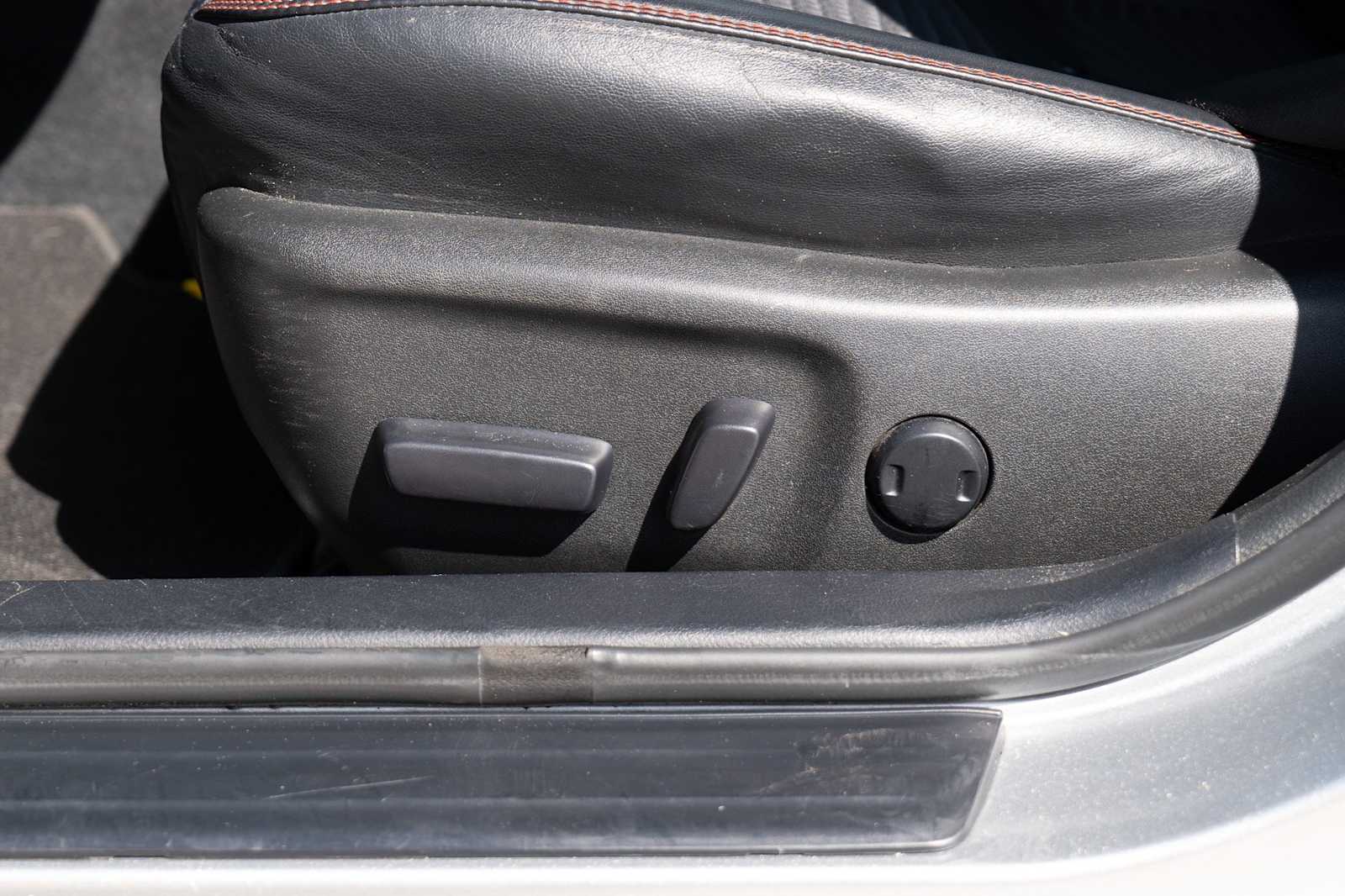 Thumbnail: 2015 Toyota Camry - 22