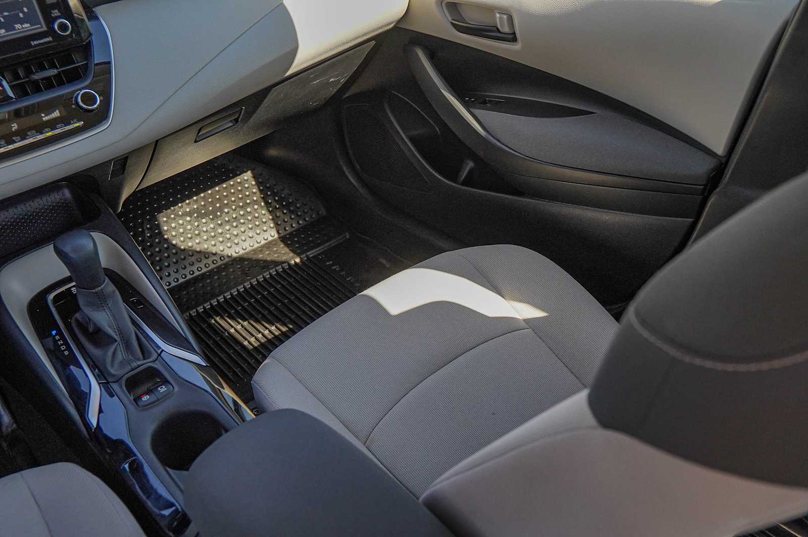 Thumbnail: 2022 Toyota Corolla - 26