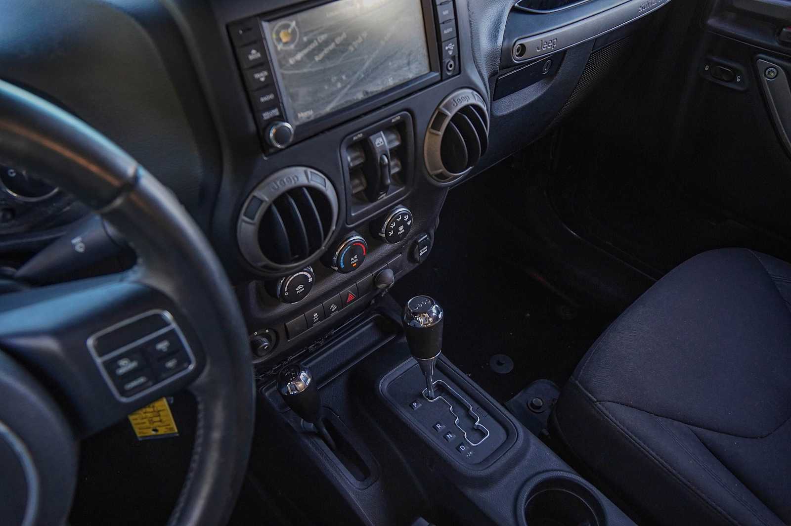 Thumbnail: 2014 Jeep Wrangler - 17