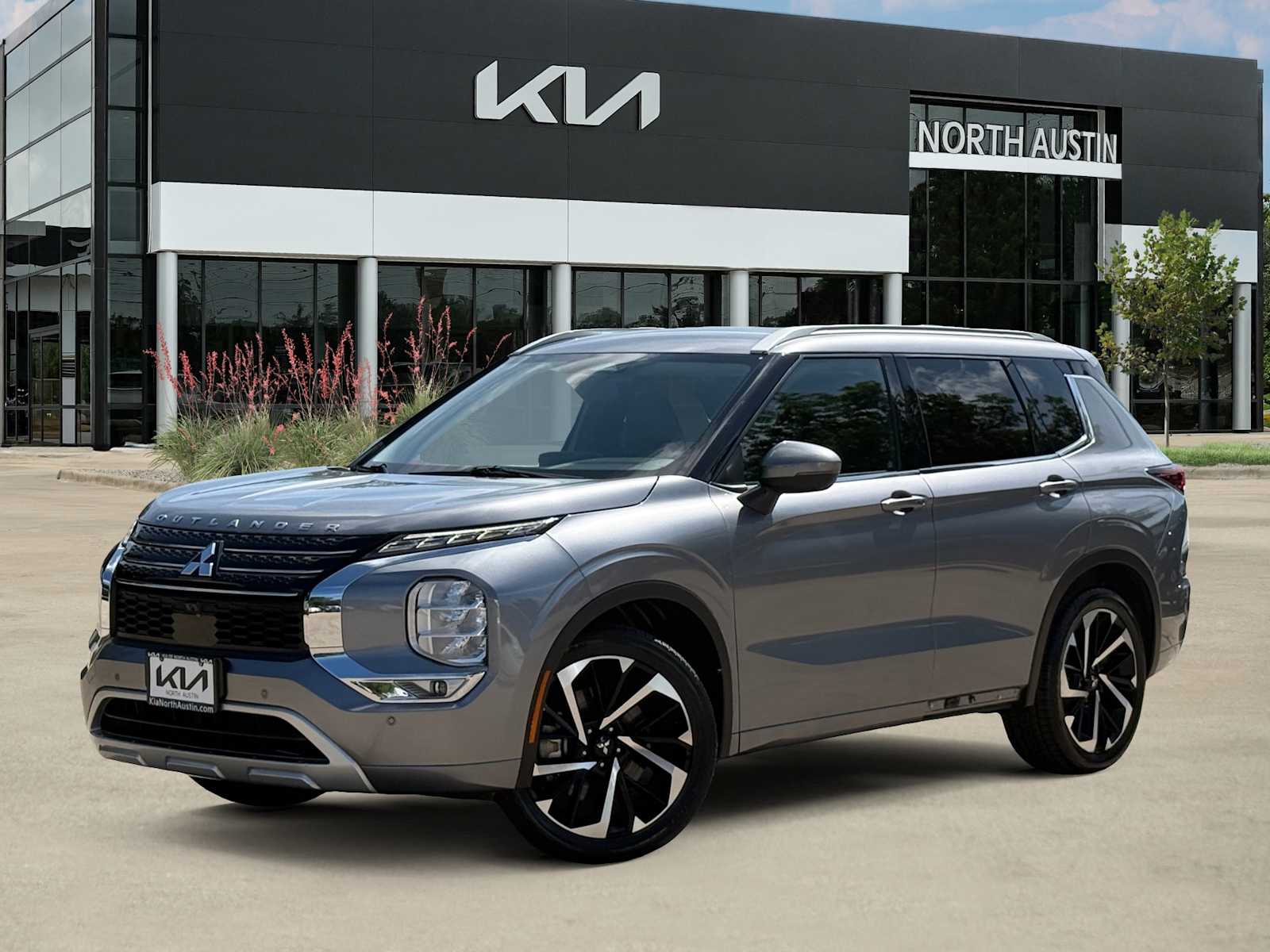 2022 Mitsubishi Outlander SEL Special Edition 2WD's photo