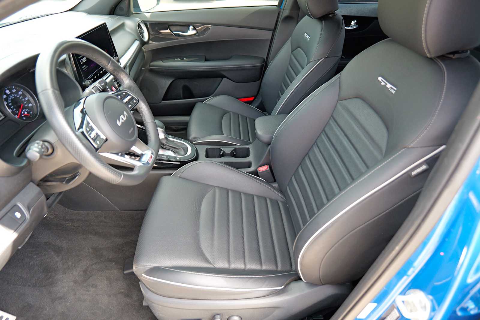 Thumbnail: 2024 Kia Forte - 10