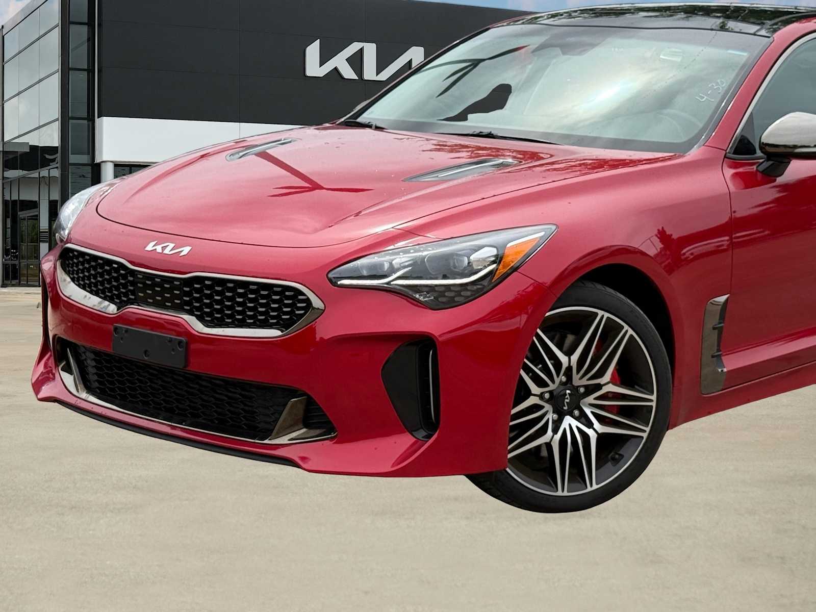 Thumbnail: 2022 Kia Stinger - 2
