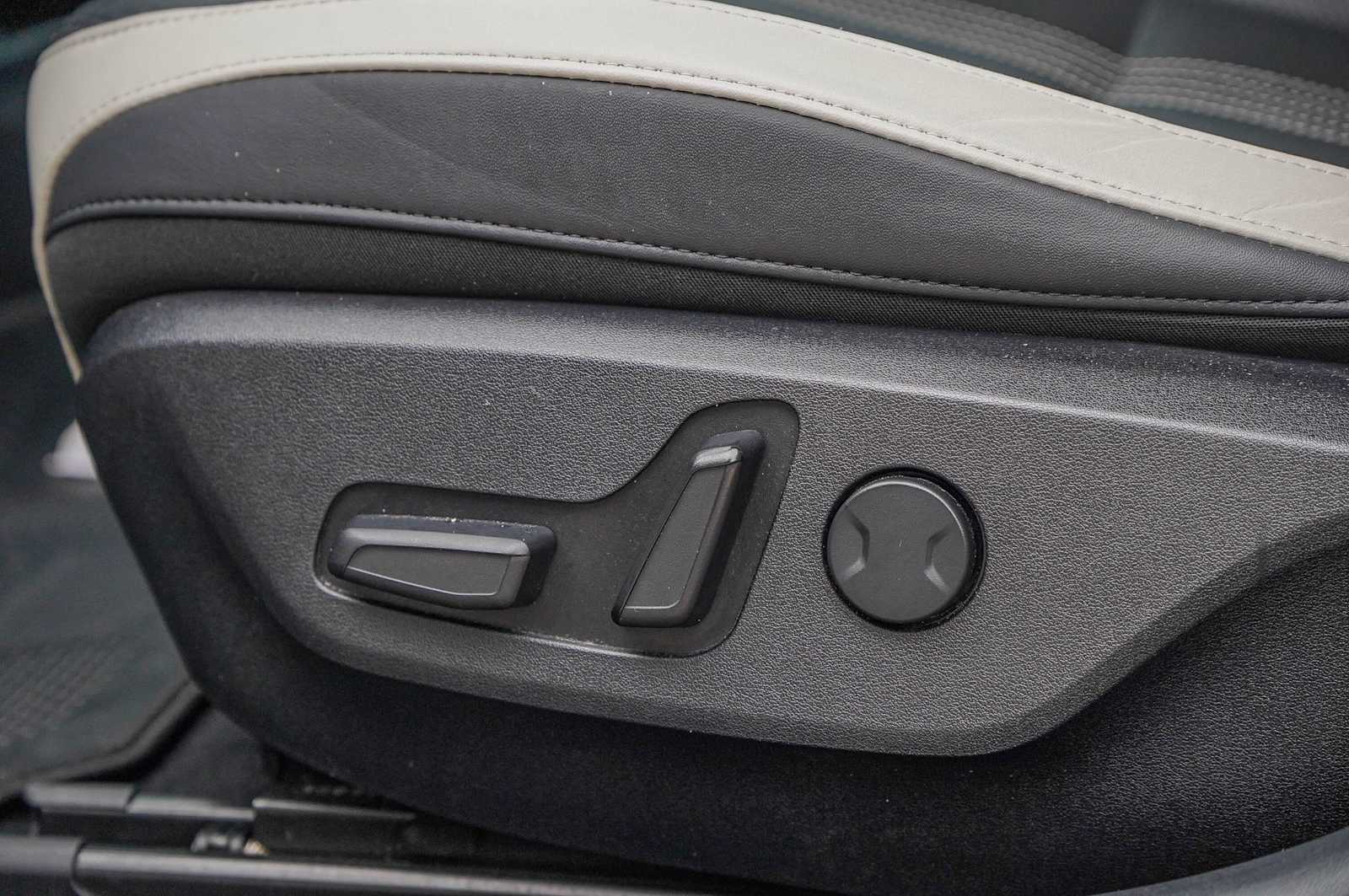 Thumbnail: 2022 Kia EV6 - 25