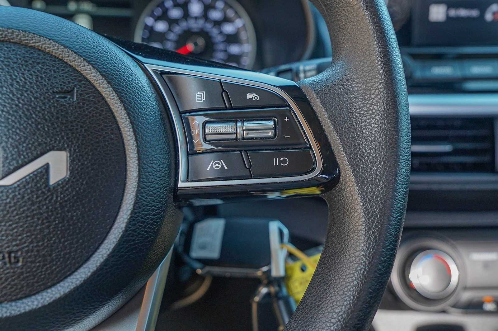 Thumbnail: 2022 Kia Forte - 14