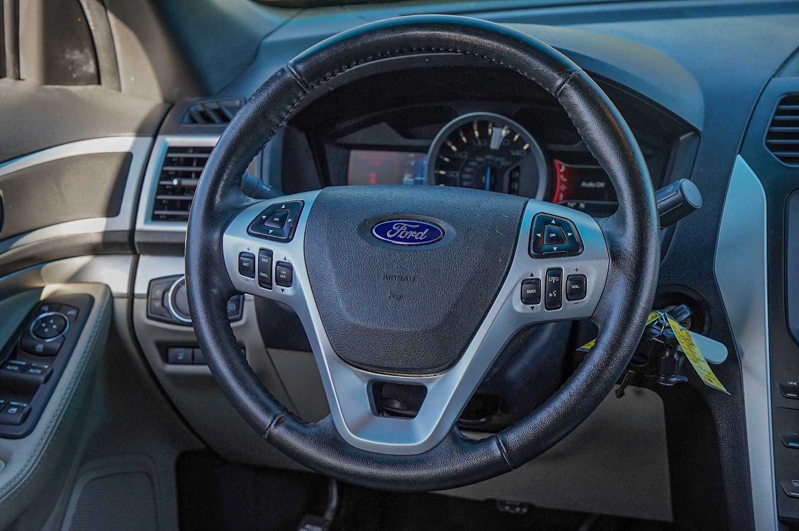 Thumbnail: 2012 Ford Explorer - 26