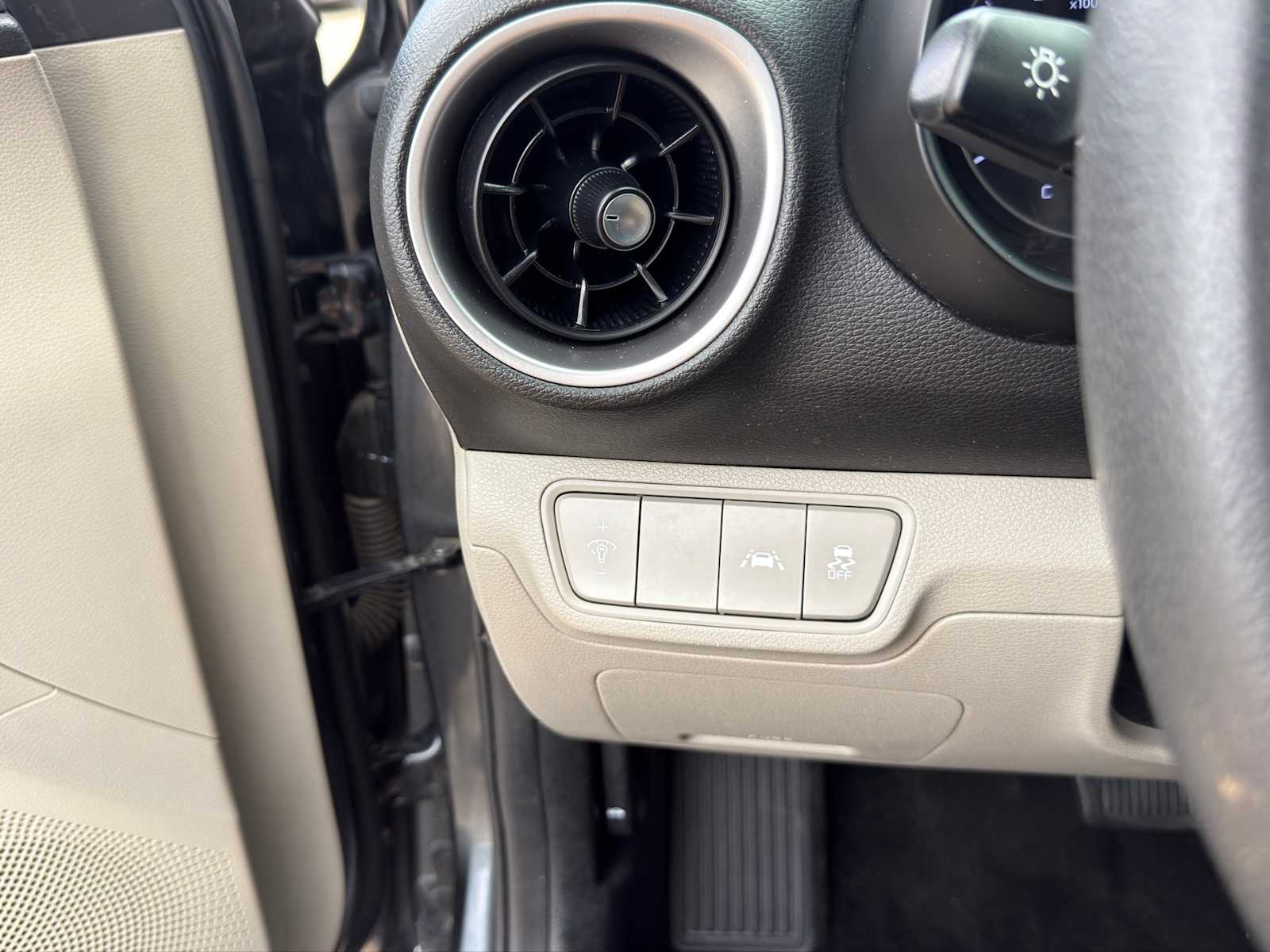 Thumbnail: 2021 Kia Forte - 19