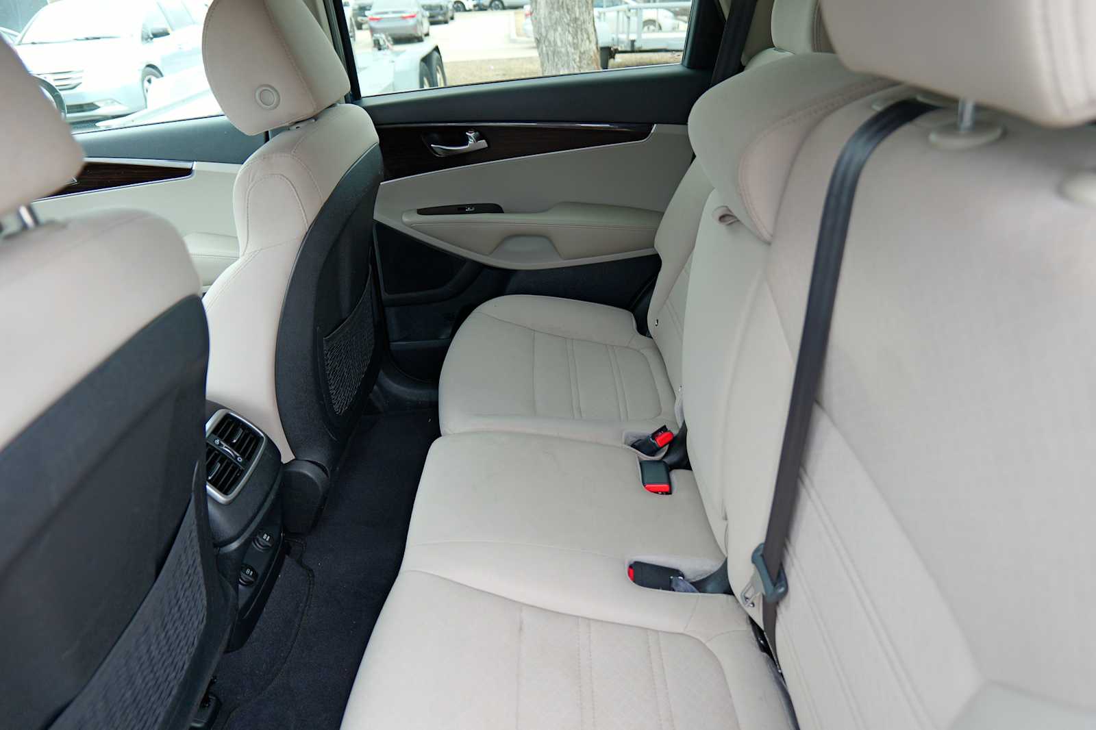 Thumbnail: 2019 Kia Sorento - 24