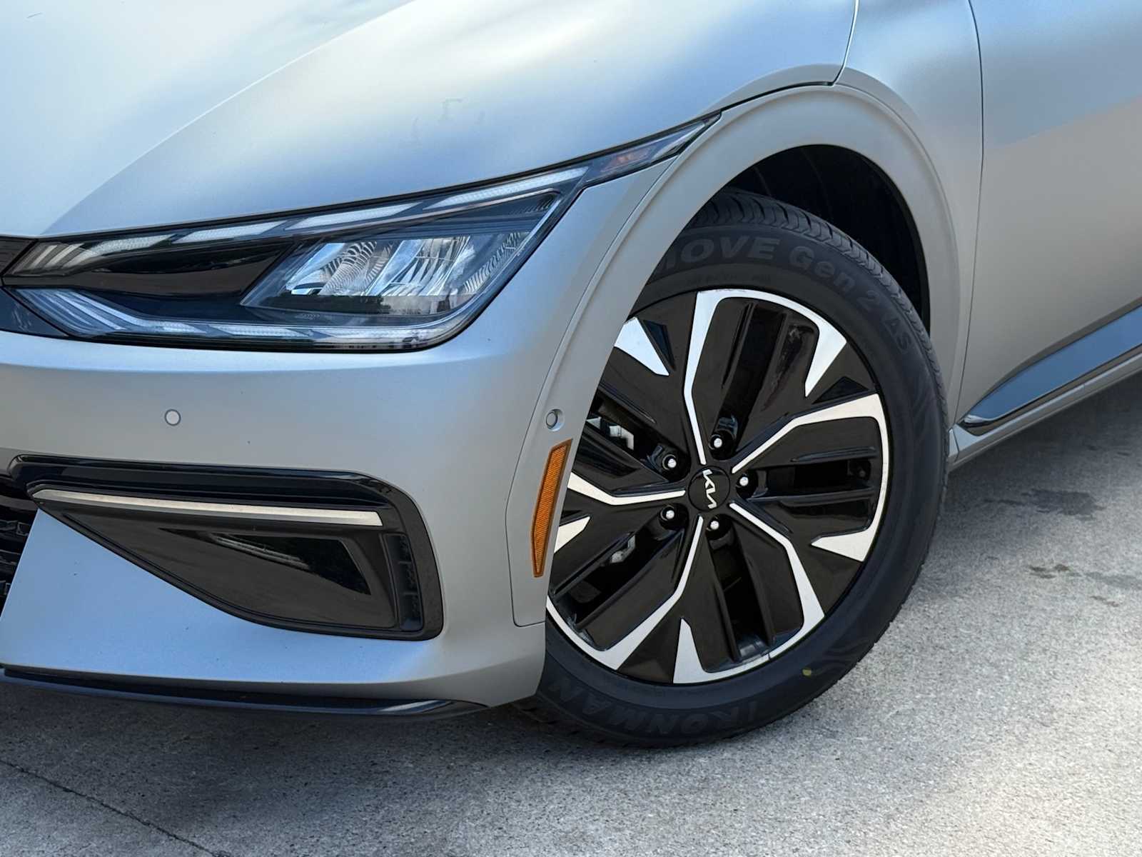 Thumbnail: 2024 Kia EV6 - 5