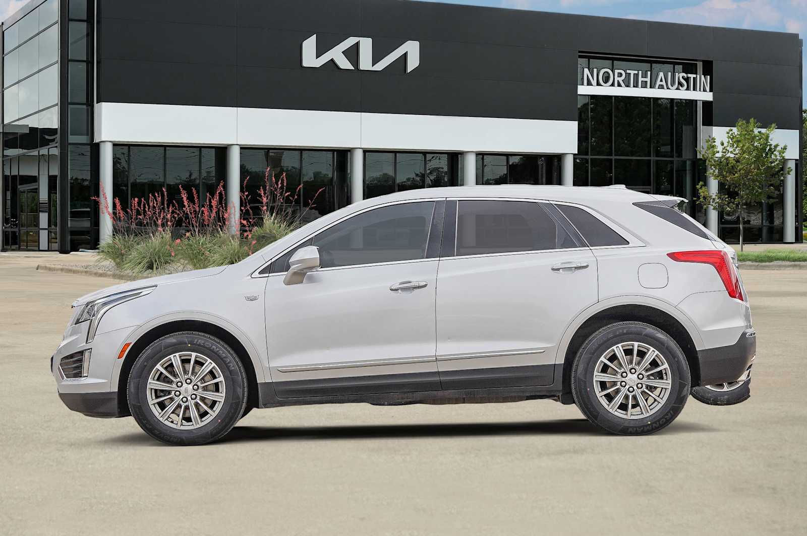 Thumbnail: 2017 Cadillac XT5 - 4