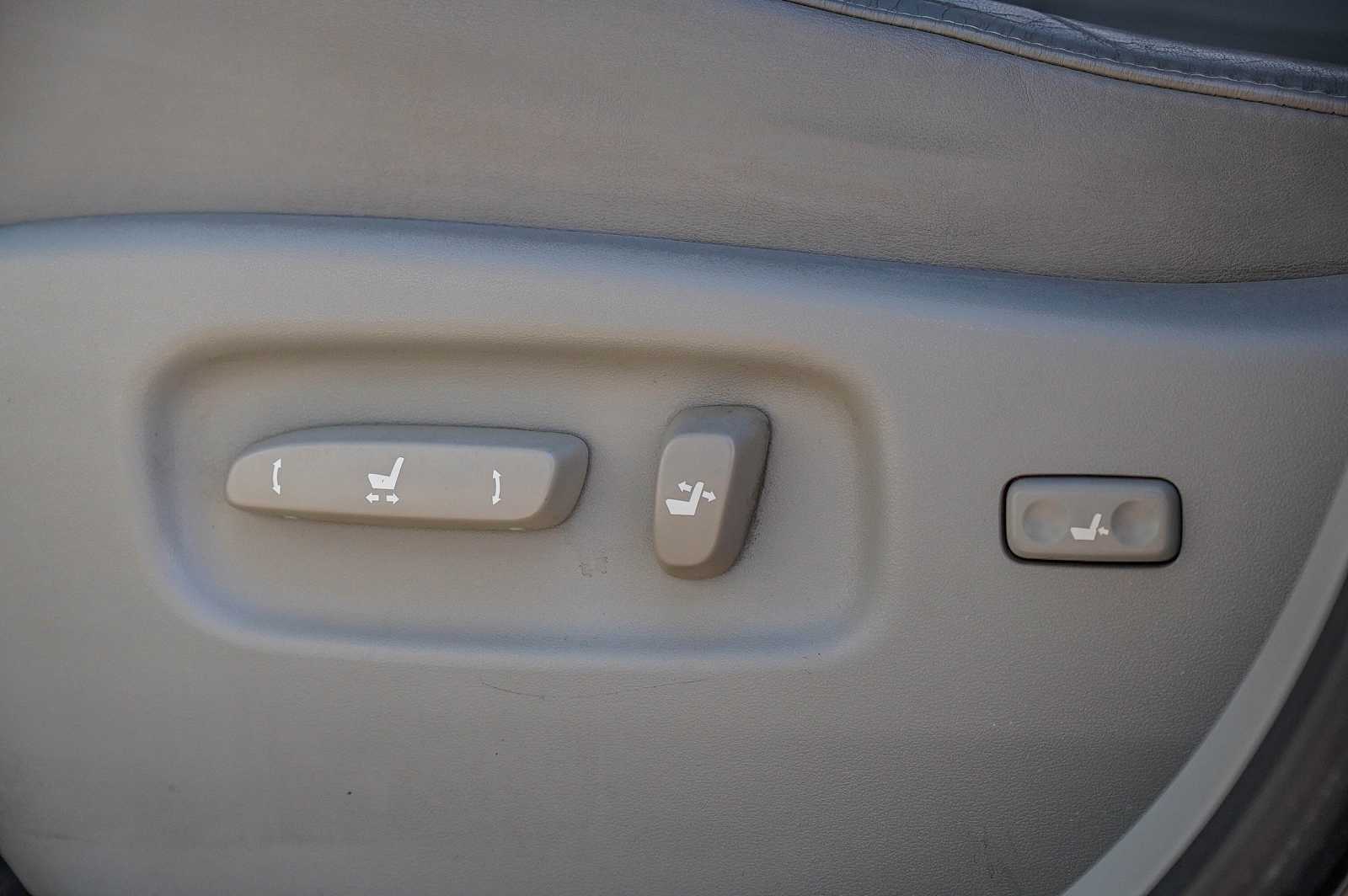 Thumbnail: 2010 Lexus RX - 25