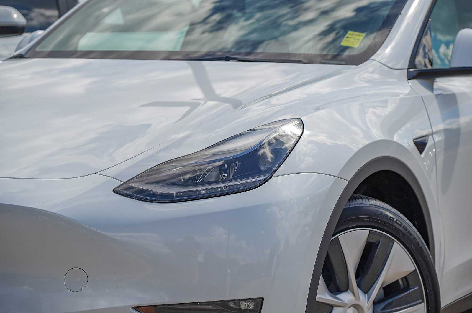 2023 Tesla Model Y Long Range photo 2