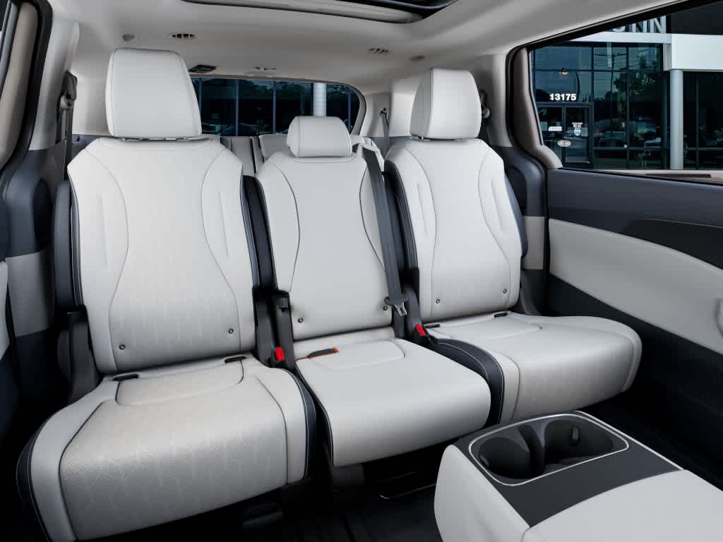 Thumbnail: 2026 Kia Carnival - 16