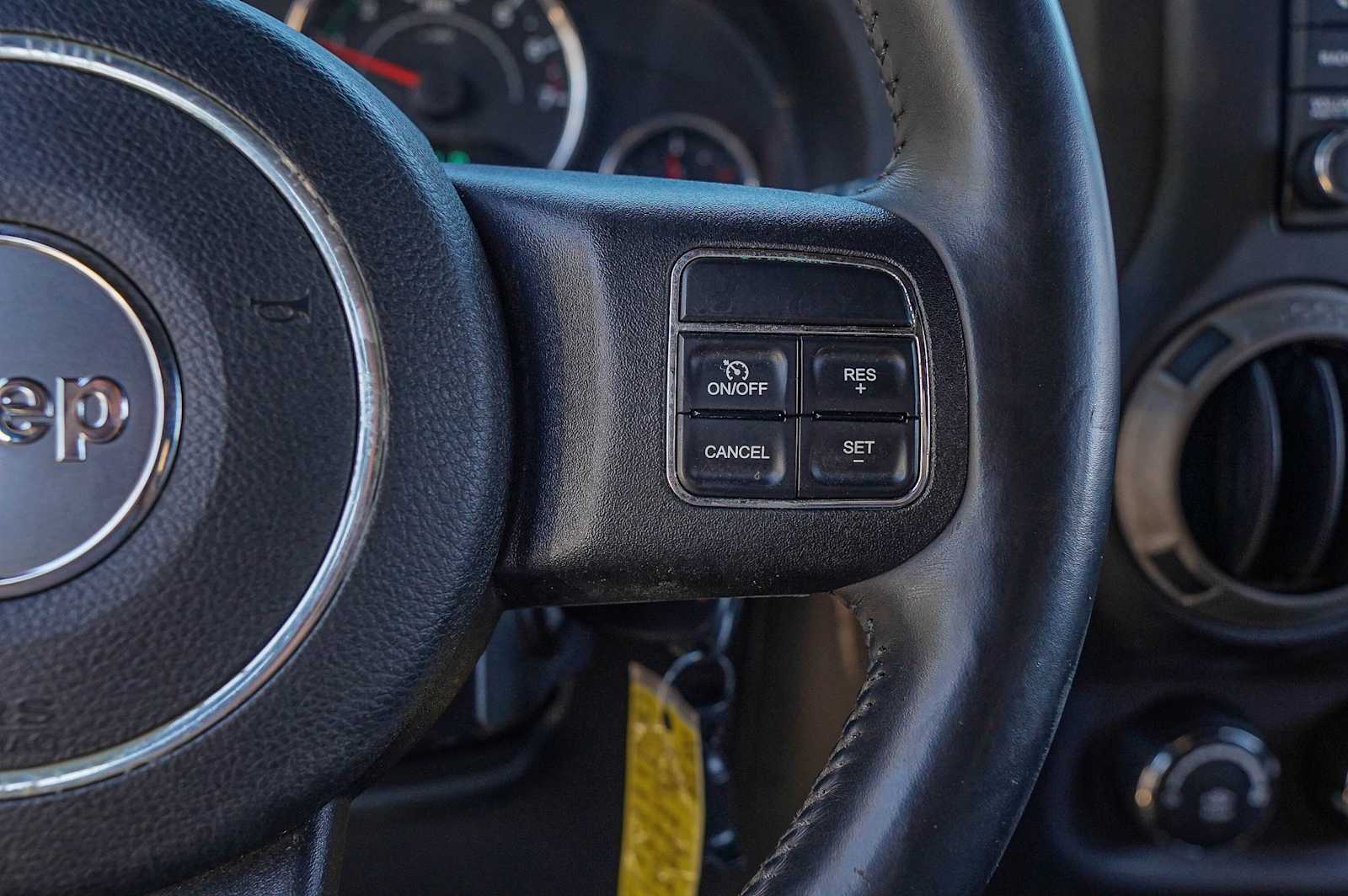 Thumbnail: 2014 Jeep Wrangler - 14