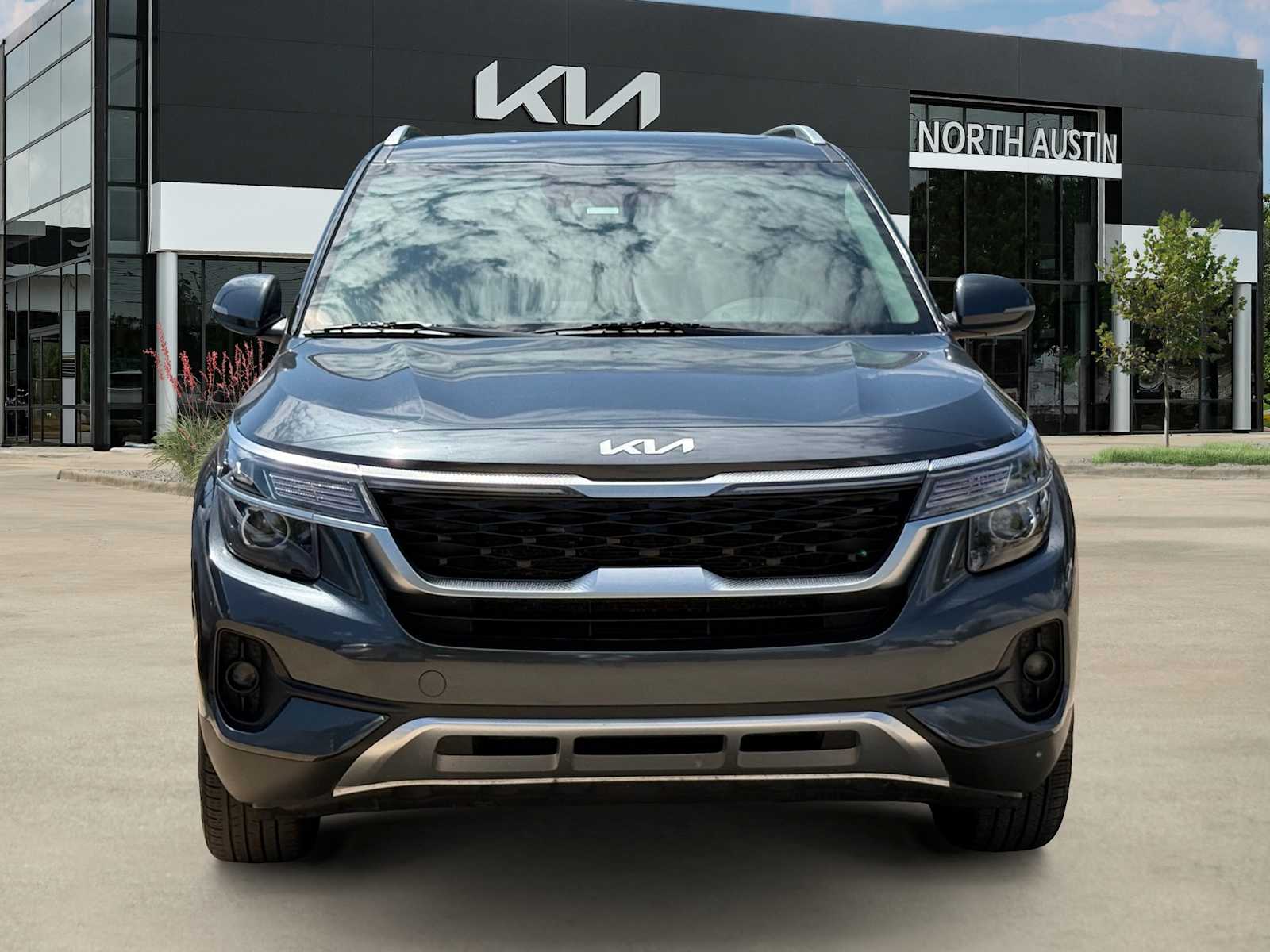Thumbnail: 2023 Kia Seltos - 2