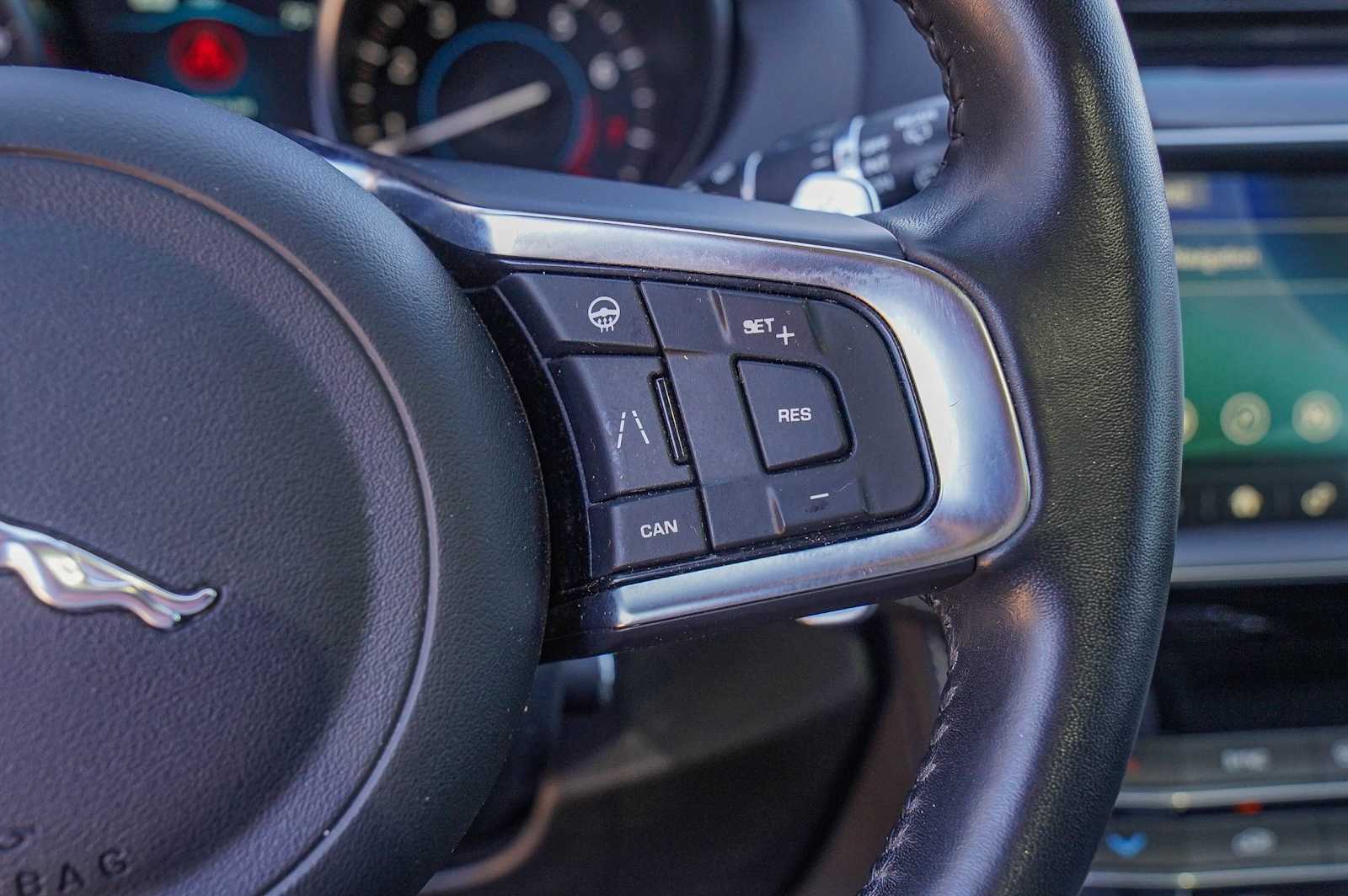 Thumbnail: 2020 Jaguar F-Pace - 14