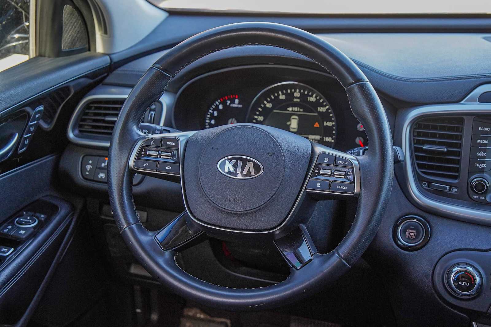 Thumbnail: 2019 Kia Sorento - 25