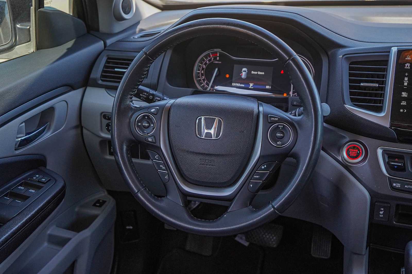 Thumbnail: 2017 Honda Pilot - 25