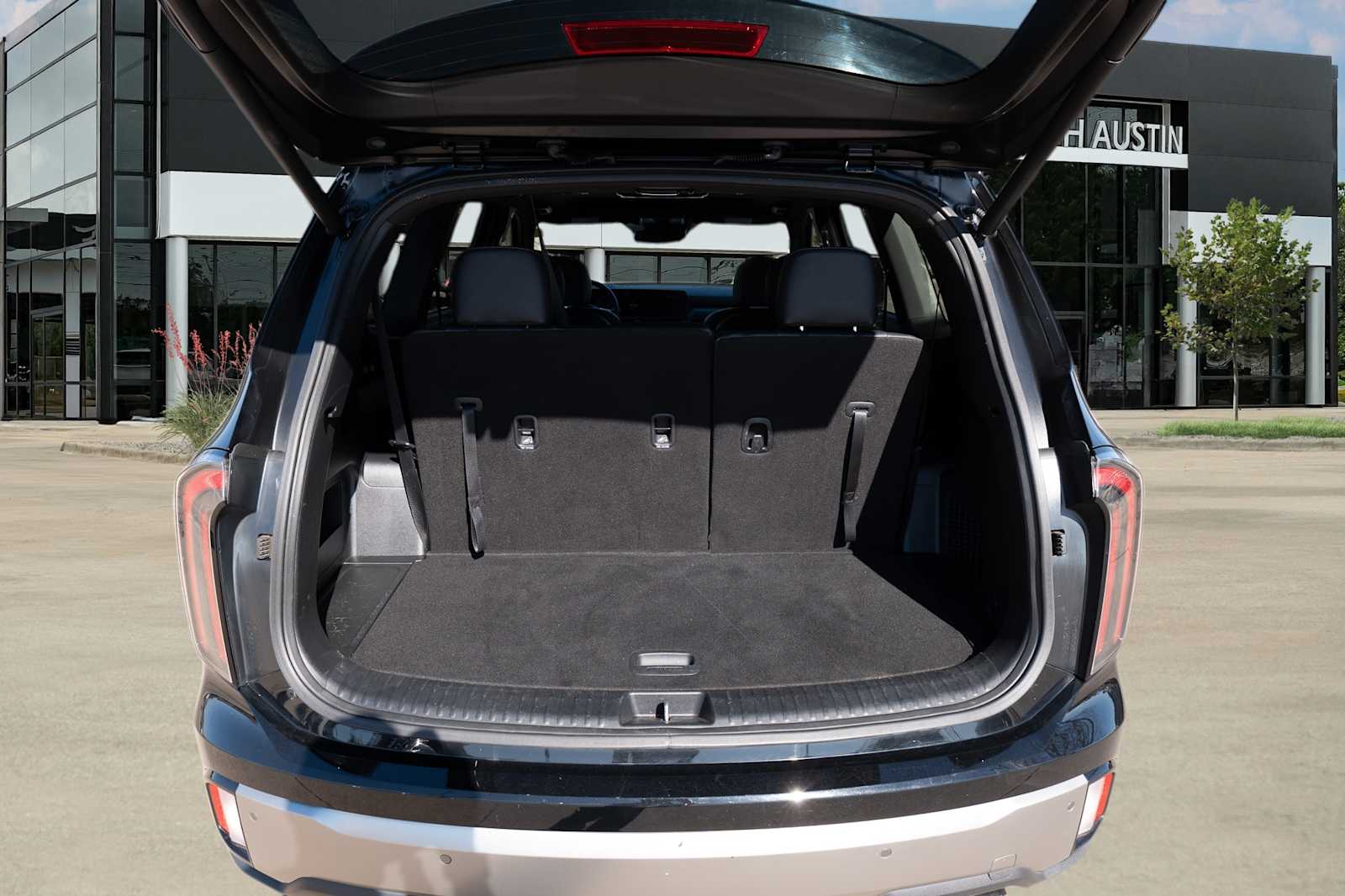 Thumbnail: 2023 Kia Telluride - 30