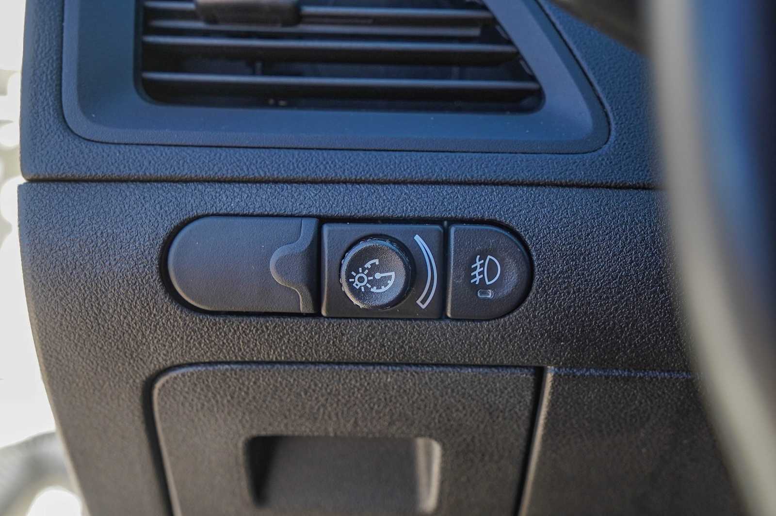 Thumbnail: 2012 Chevrolet Malibu - 20